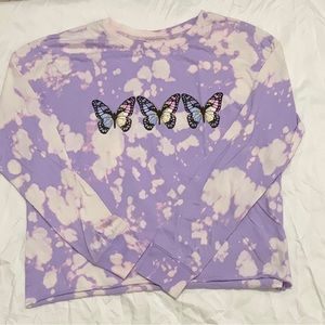 💗 Purple and White Tye Dye sweatshirt w/ Butterfly’s 💗
